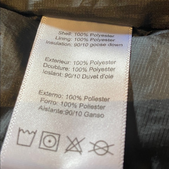 CIRQ Goose Down Feather 700 Fill Quilted Puffer Vest Red Medium - Picture 11 of 13